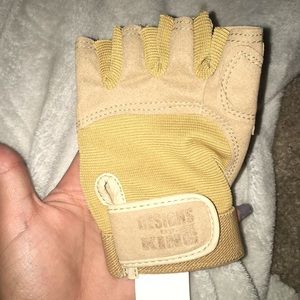 Designs by king padded gloves